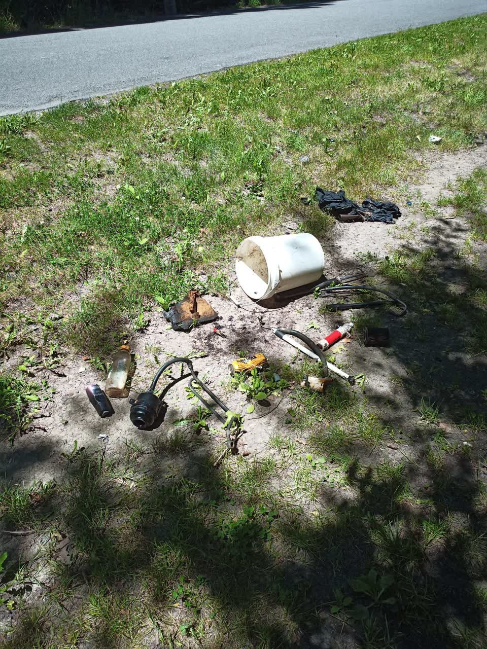 The photograph attached to this rubbish/recycling report
