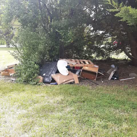 Rubbish/Recycling, a report photo