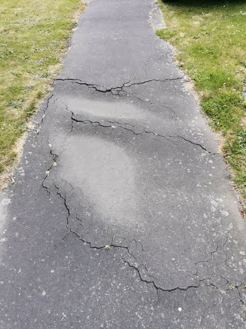 Roading/Streets, a report photo