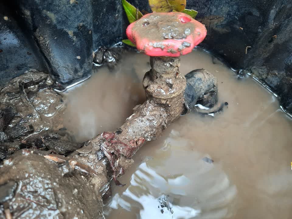 The photograph attached to this water supply report