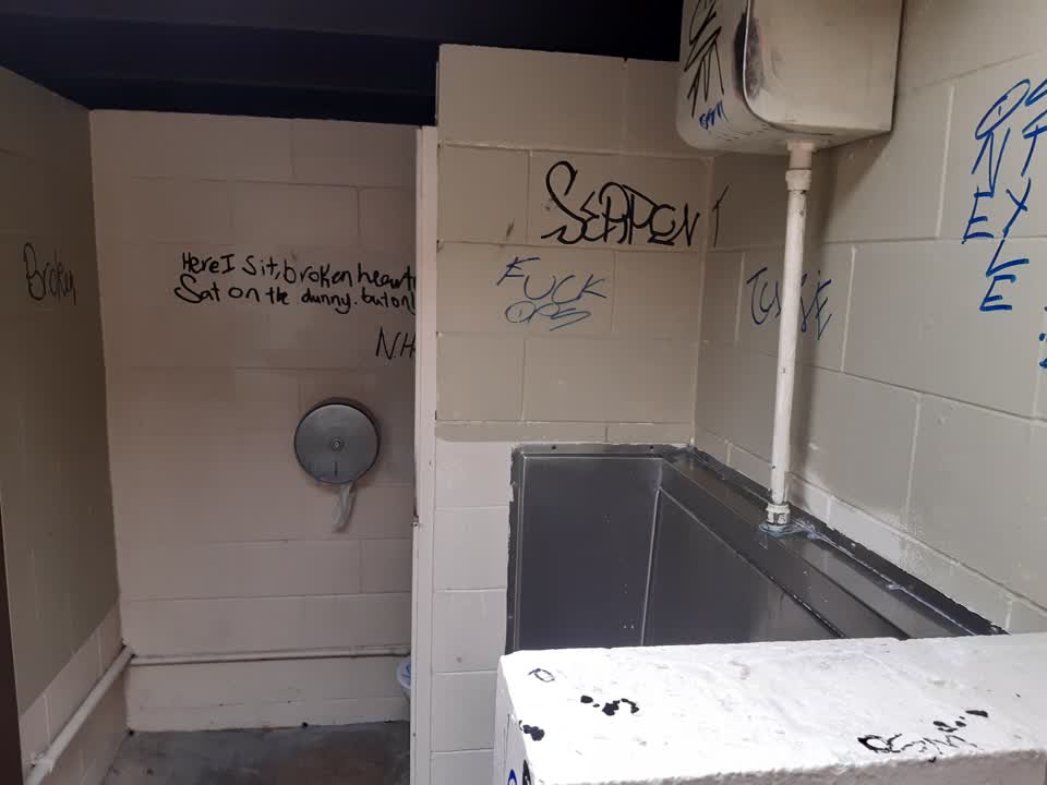 The photograph attached to this graffiti report