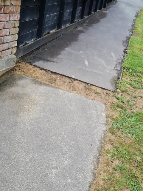 Roading/Streets, a report photo