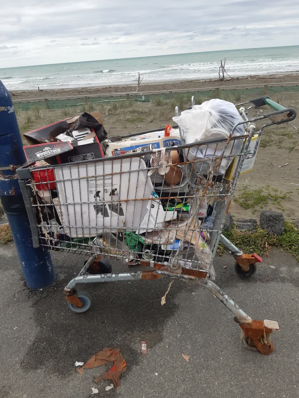 The photograph attached to this rubbish/recycling report
