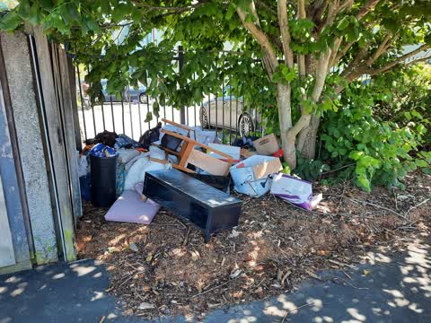 Rubbish/Recycling, a report photo
