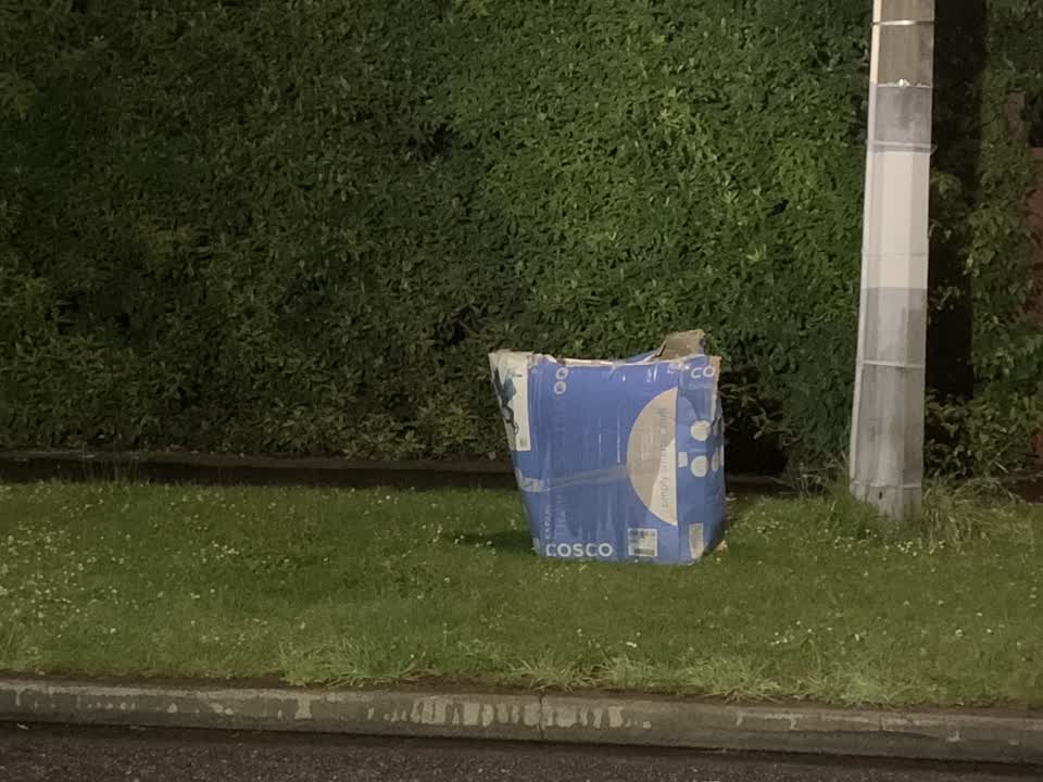 The photograph attached to this rubbish/recycling report