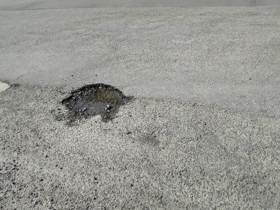 The photograph attached to this roading/streets report