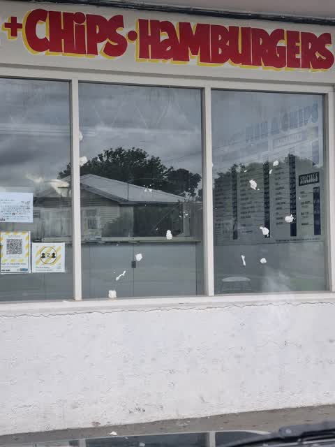 Rubbish/Recycling, a report photo