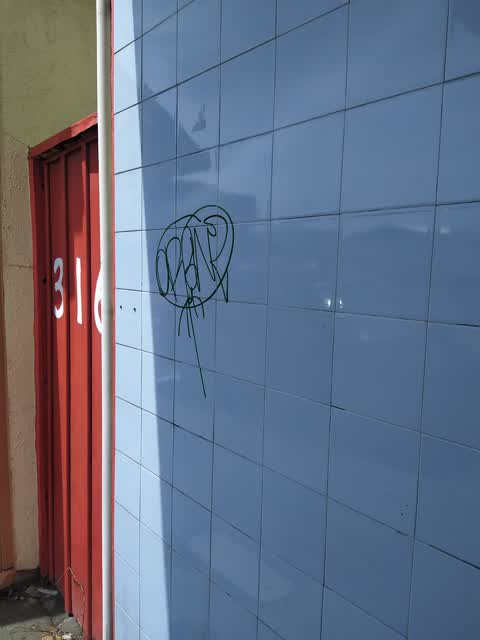 Graffiti, a report photo