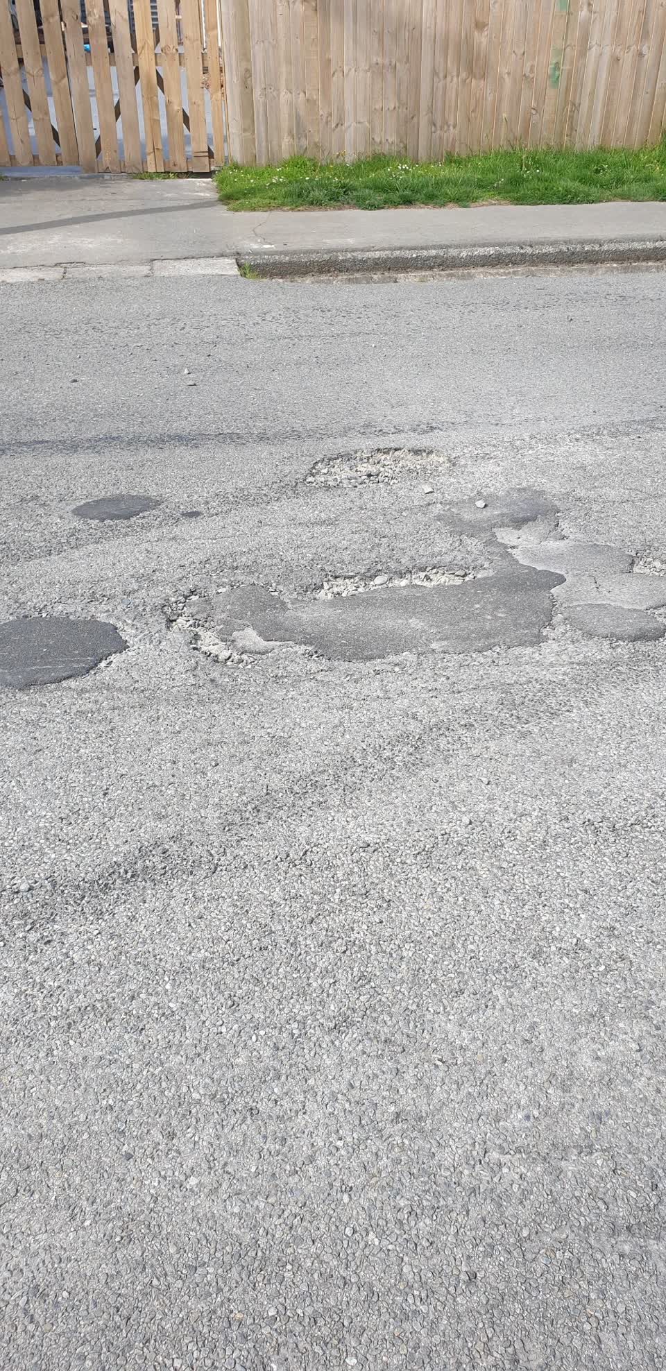 The photograph attached to this roading/streets report