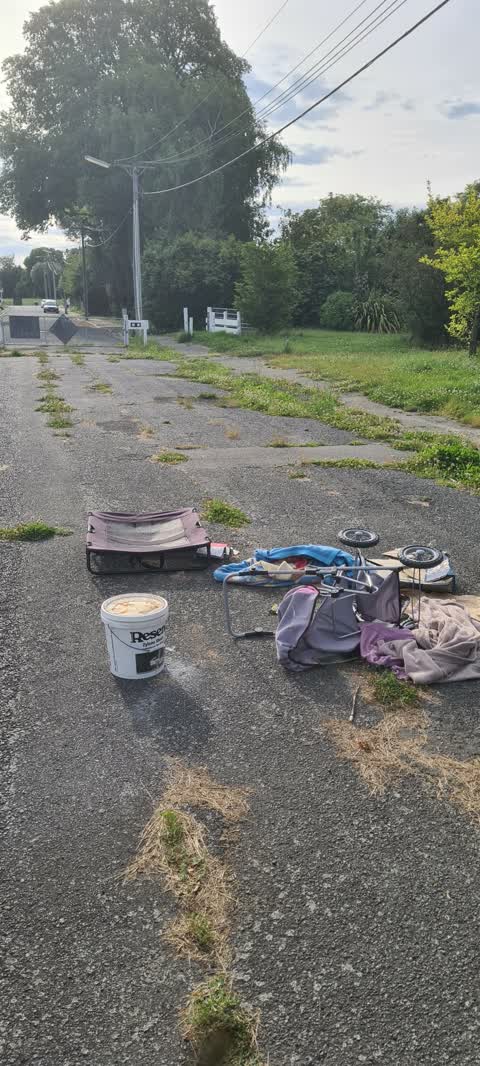 Rubbish/Recycling, a report photo