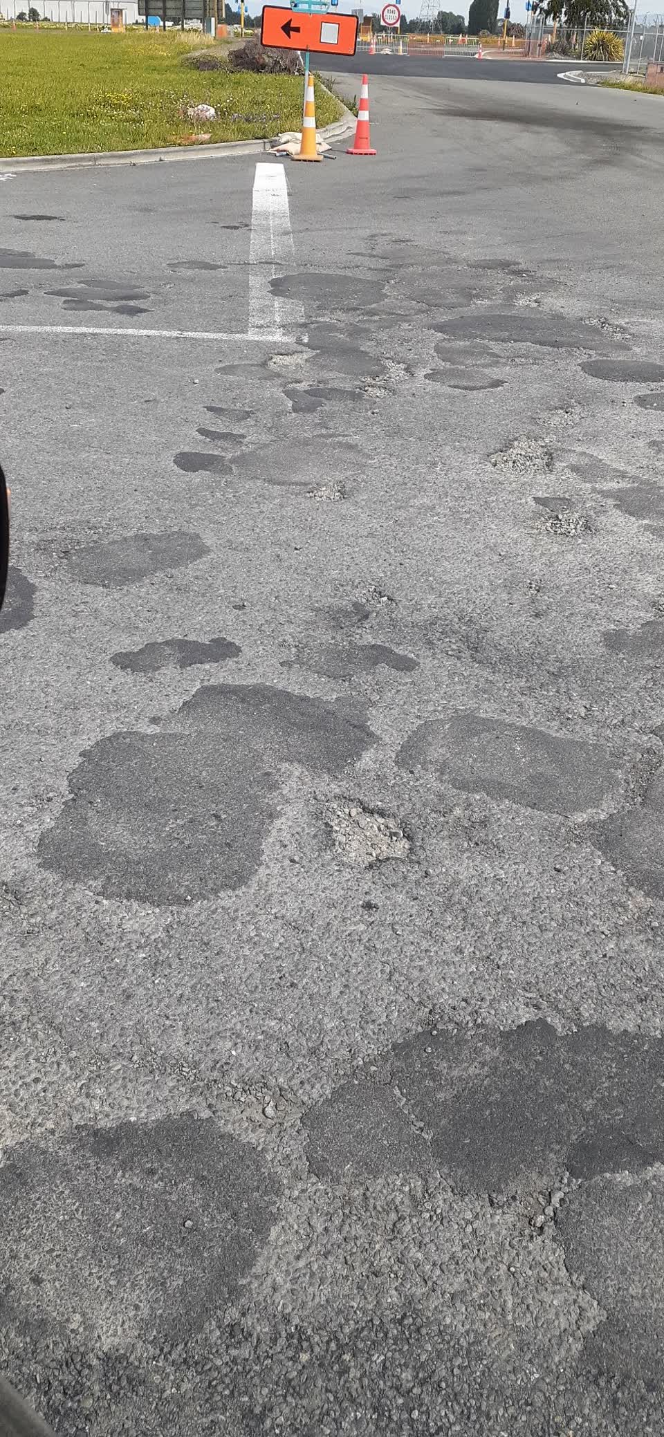 The photograph attached to this roading/streets report
