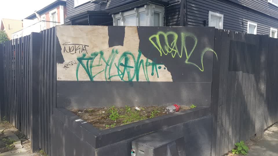 The photograph attached to this graffiti report