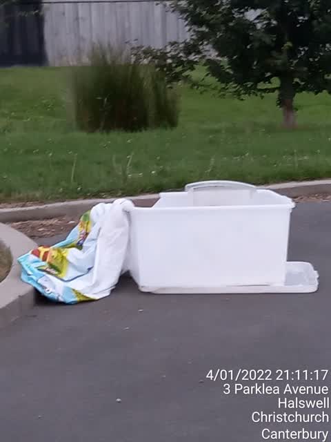 Rubbish/Recycling, a report photo