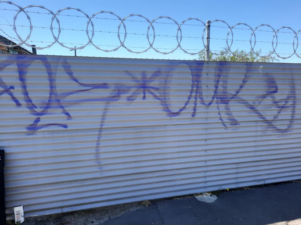 The photograph attached to this graffiti report