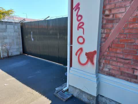 Graffiti, a report photo