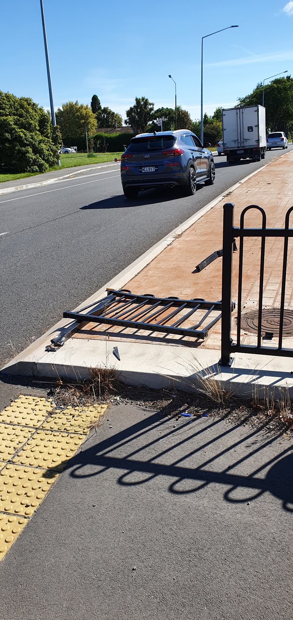 The photograph attached to this roading/streets report