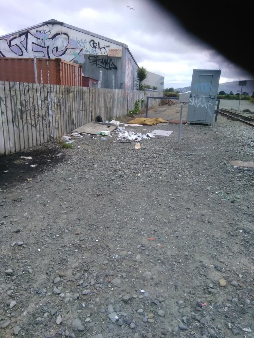 The photograph attached to this rubbish/recycling report