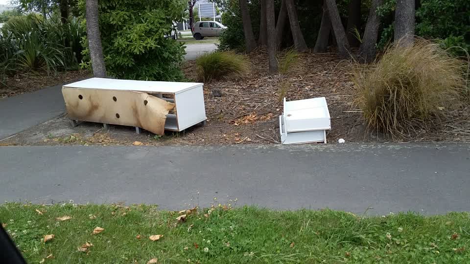The photograph attached to this rubbish/recycling report