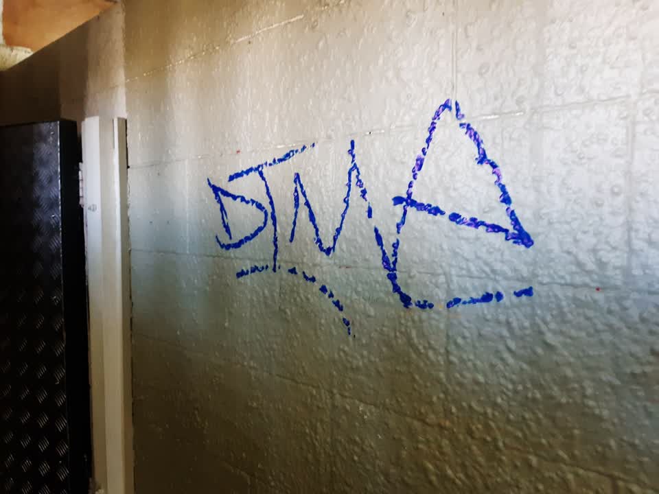 The photograph attached to this graffiti report