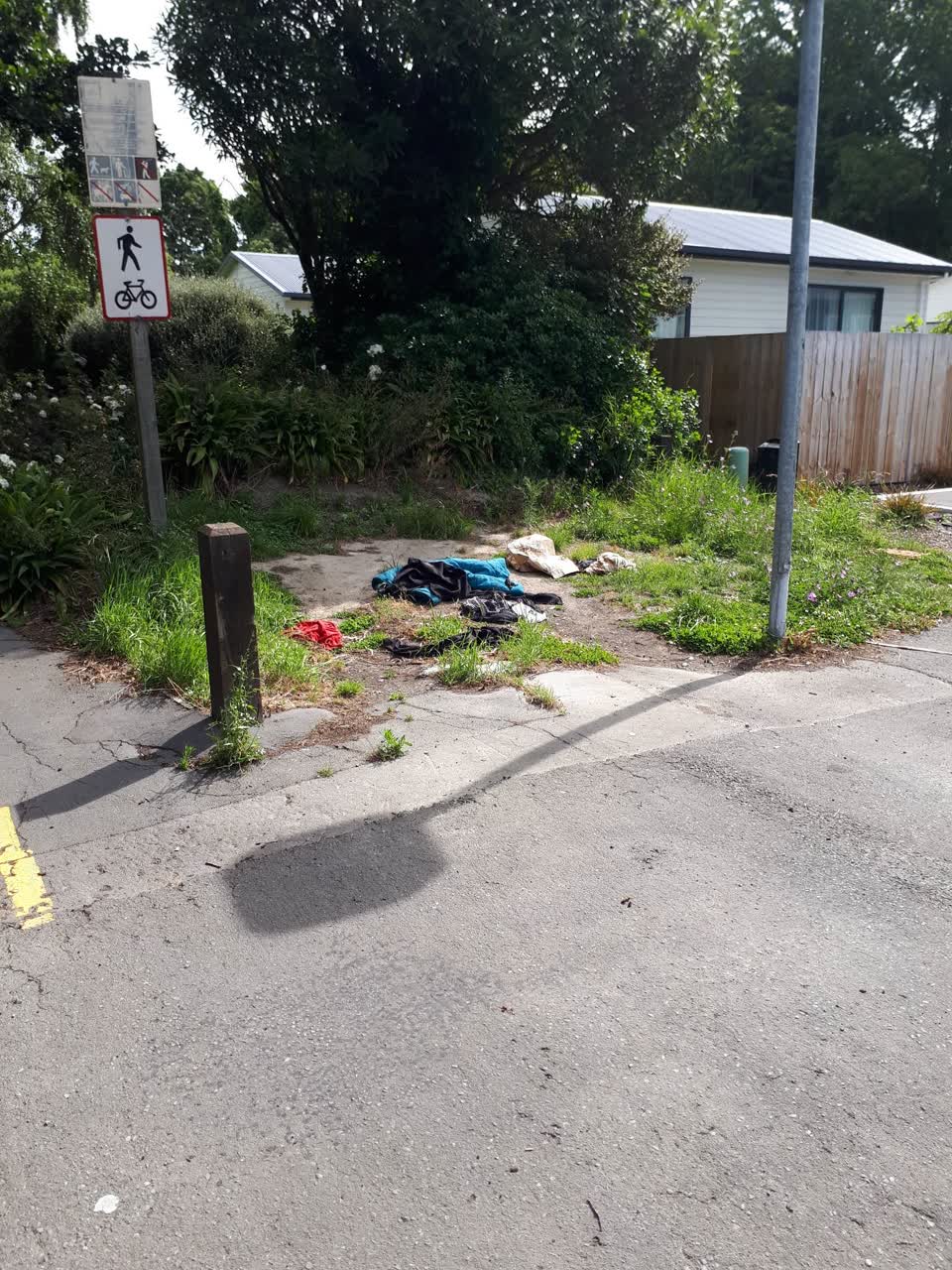 The photograph attached to this roading/streets report