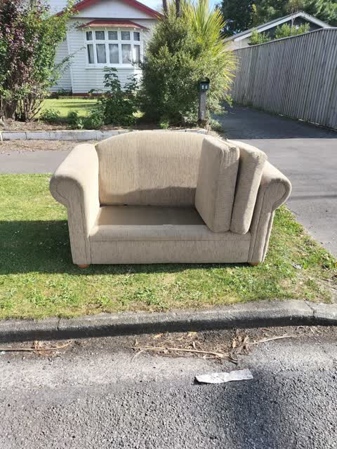 Rubbish/Recycling, a report photo