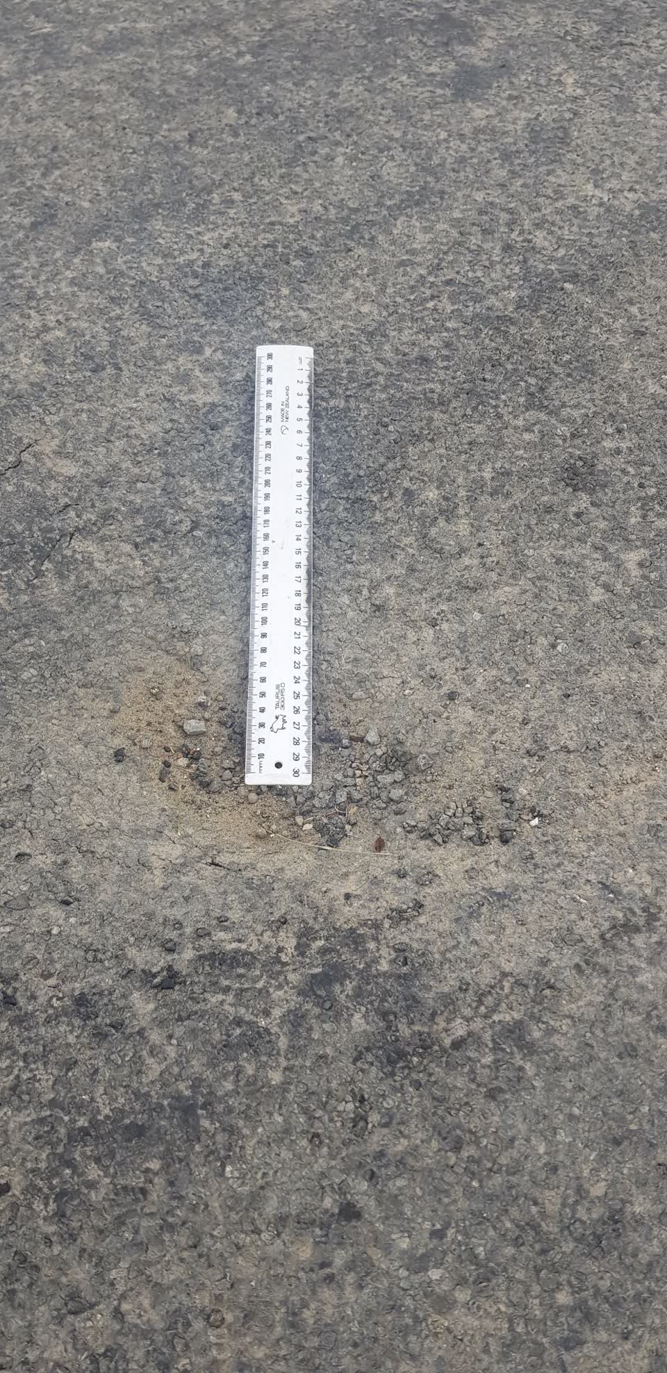 The photograph attached to this roading/streets report