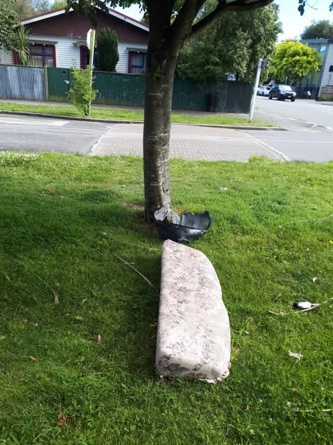 Rubbish/Recycling, a report photo