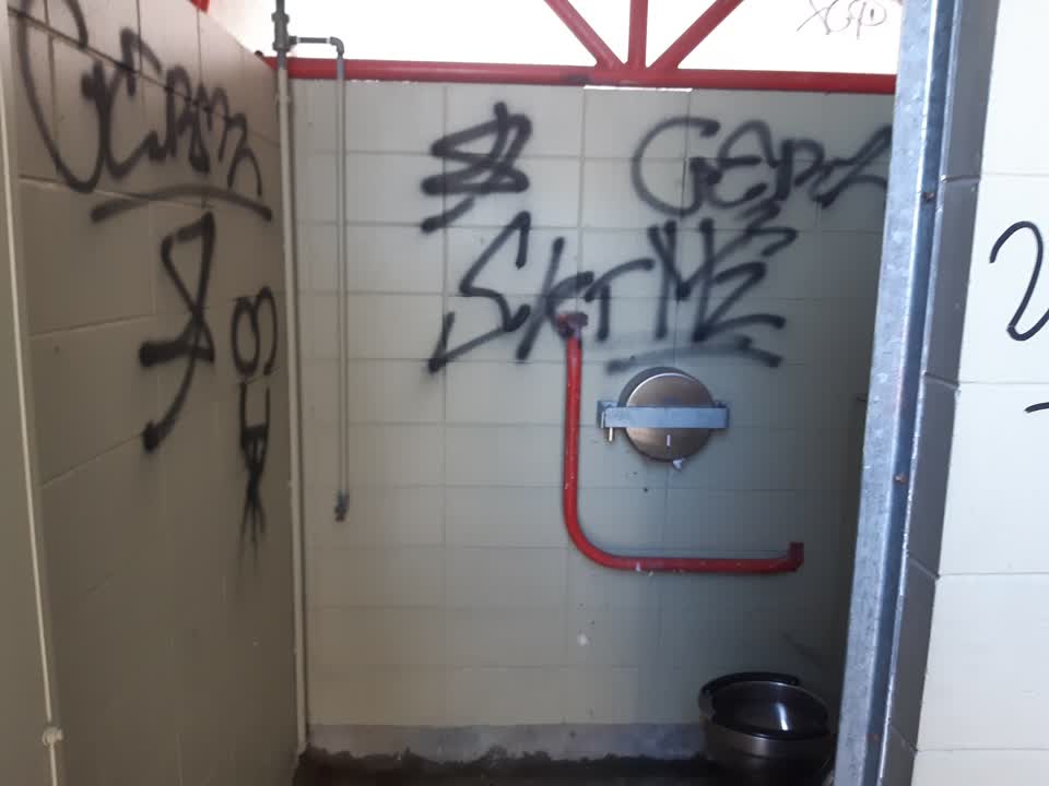 The photograph attached to this graffiti report