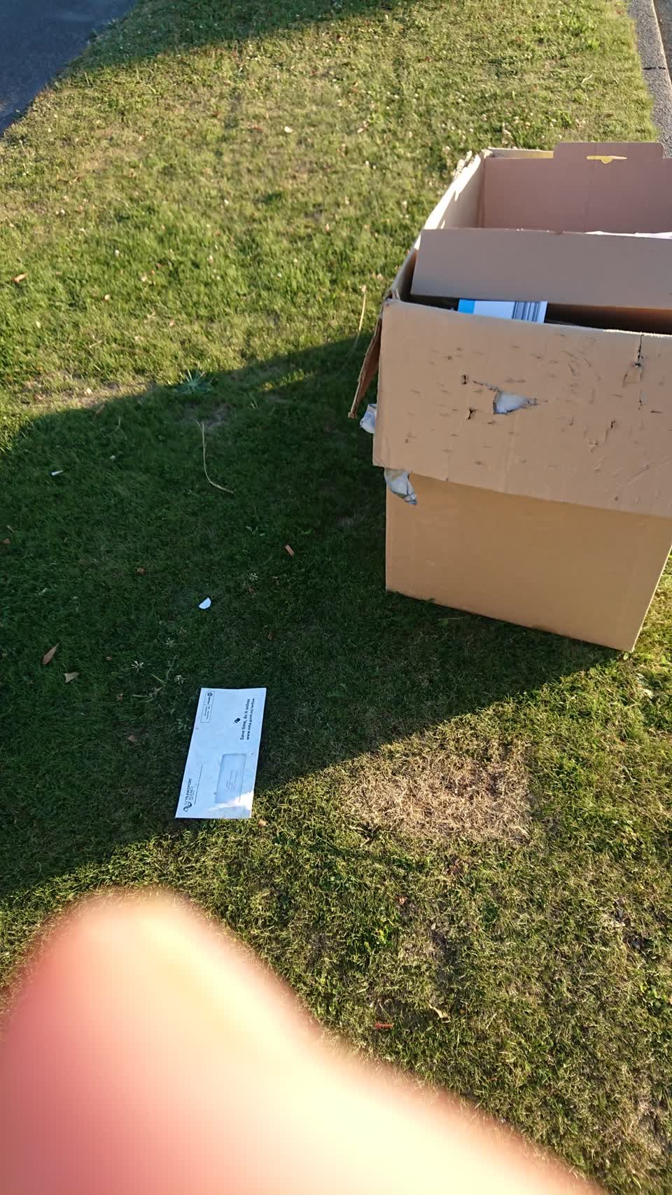 The photograph attached to this rubbish/recycling report