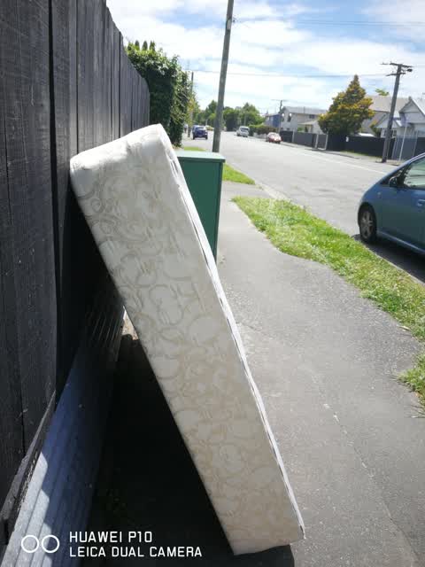 Rubbish/Recycling, a report photo