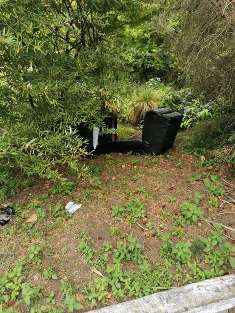 Rubbish/Recycling, a report photo