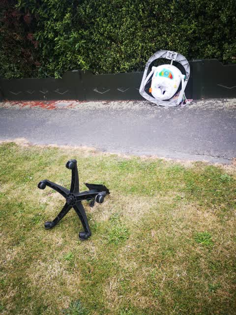 Rubbish/Recycling, a report photo