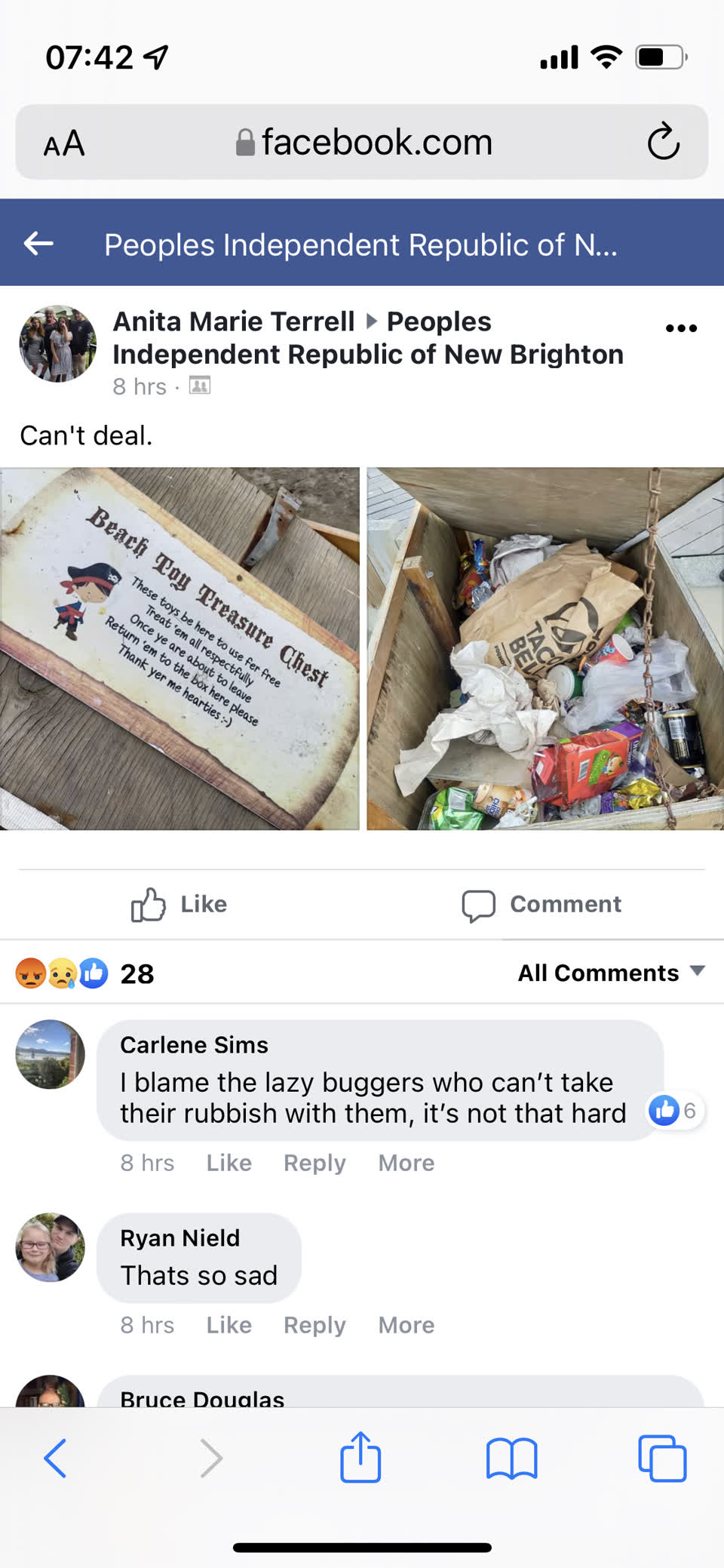The photograph attached to this rubbish/recycling report
