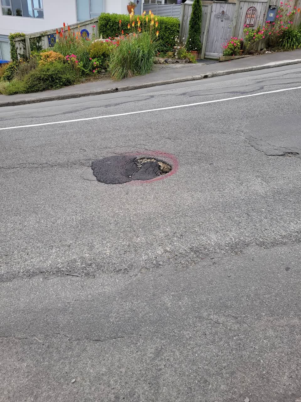 The photograph attached to this roading/streets report