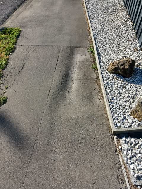Roading/Streets, a report photo