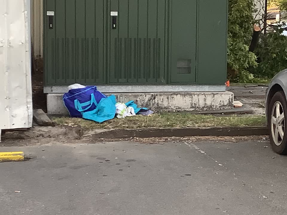 The photograph attached to this rubbish/recycling report