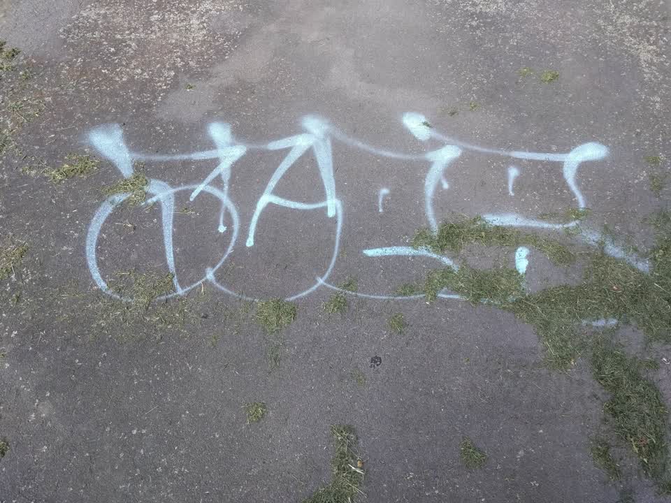 The photograph attached to this graffiti report