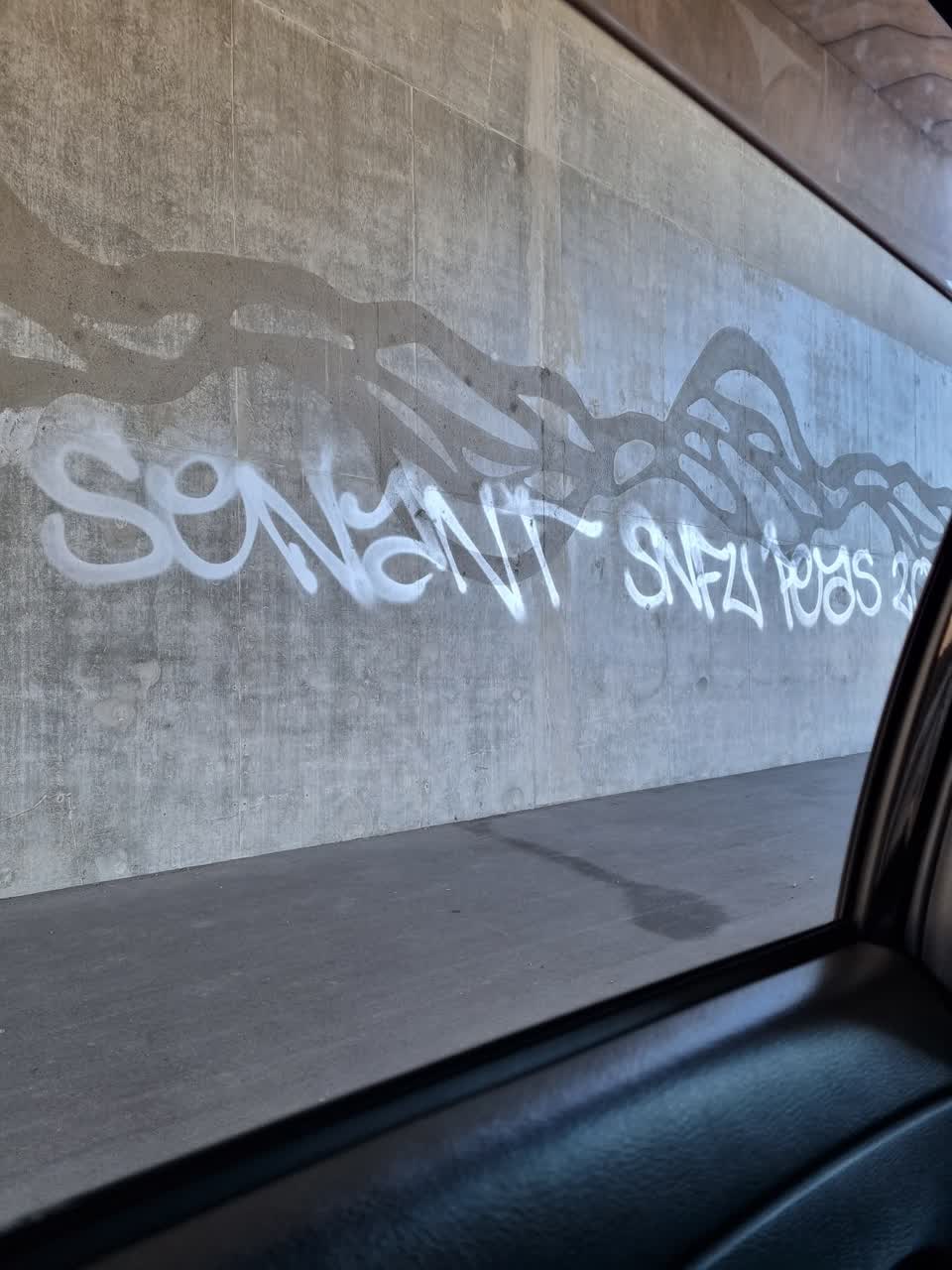 The photograph attached to this graffiti report