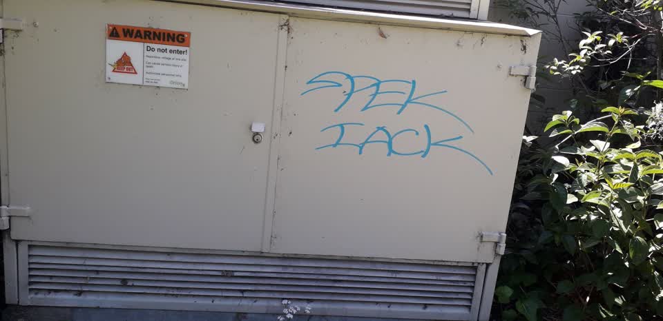 The photograph attached to this graffiti report