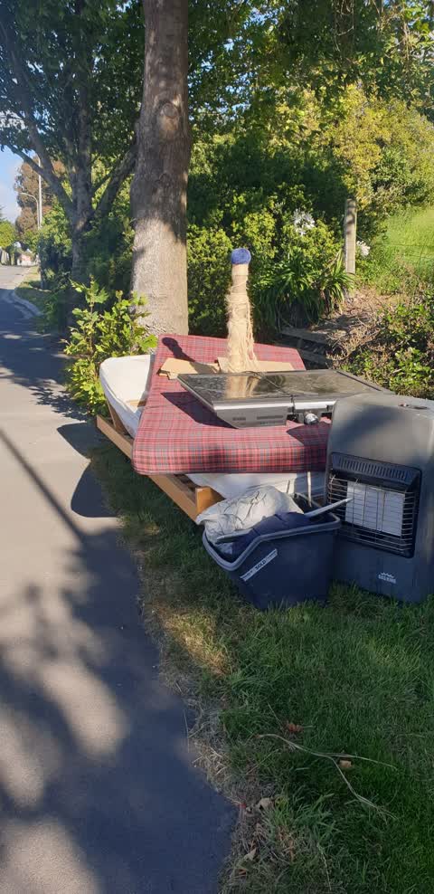 Rubbish/Recycling, a report photo