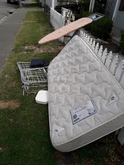 Rubbish/Recycling, a report photo