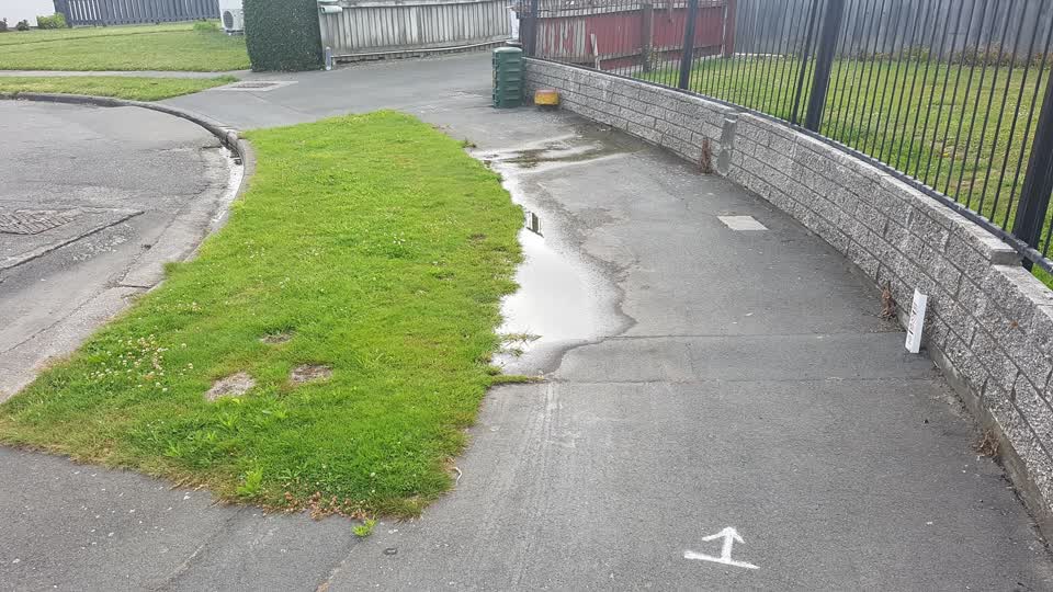 The photograph attached to this sewer - leak / blockage report