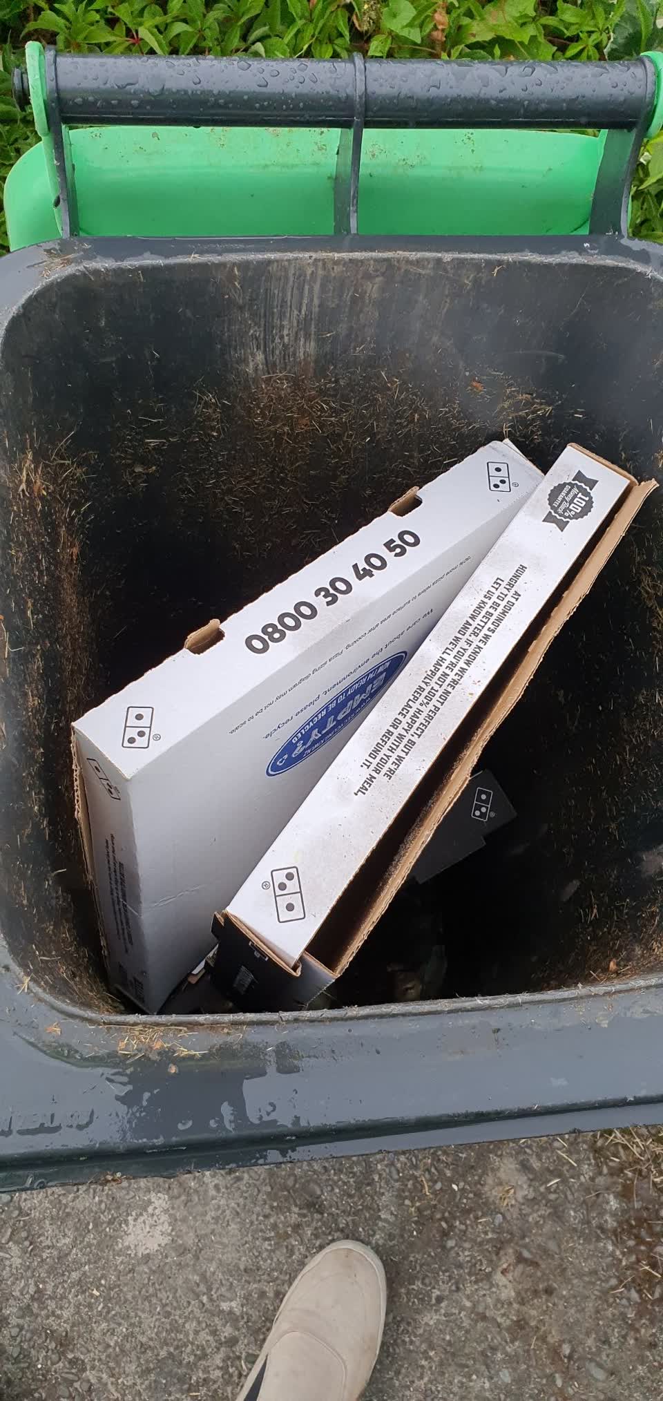 The photograph attached to this rubbish/recycling report
