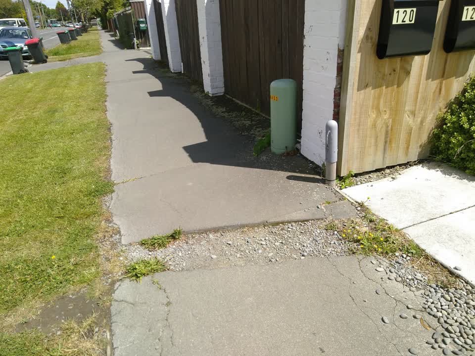 The photograph attached to this roading/streets report