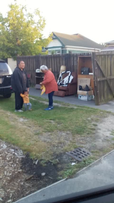 Rubbish/Recycling, a report photo