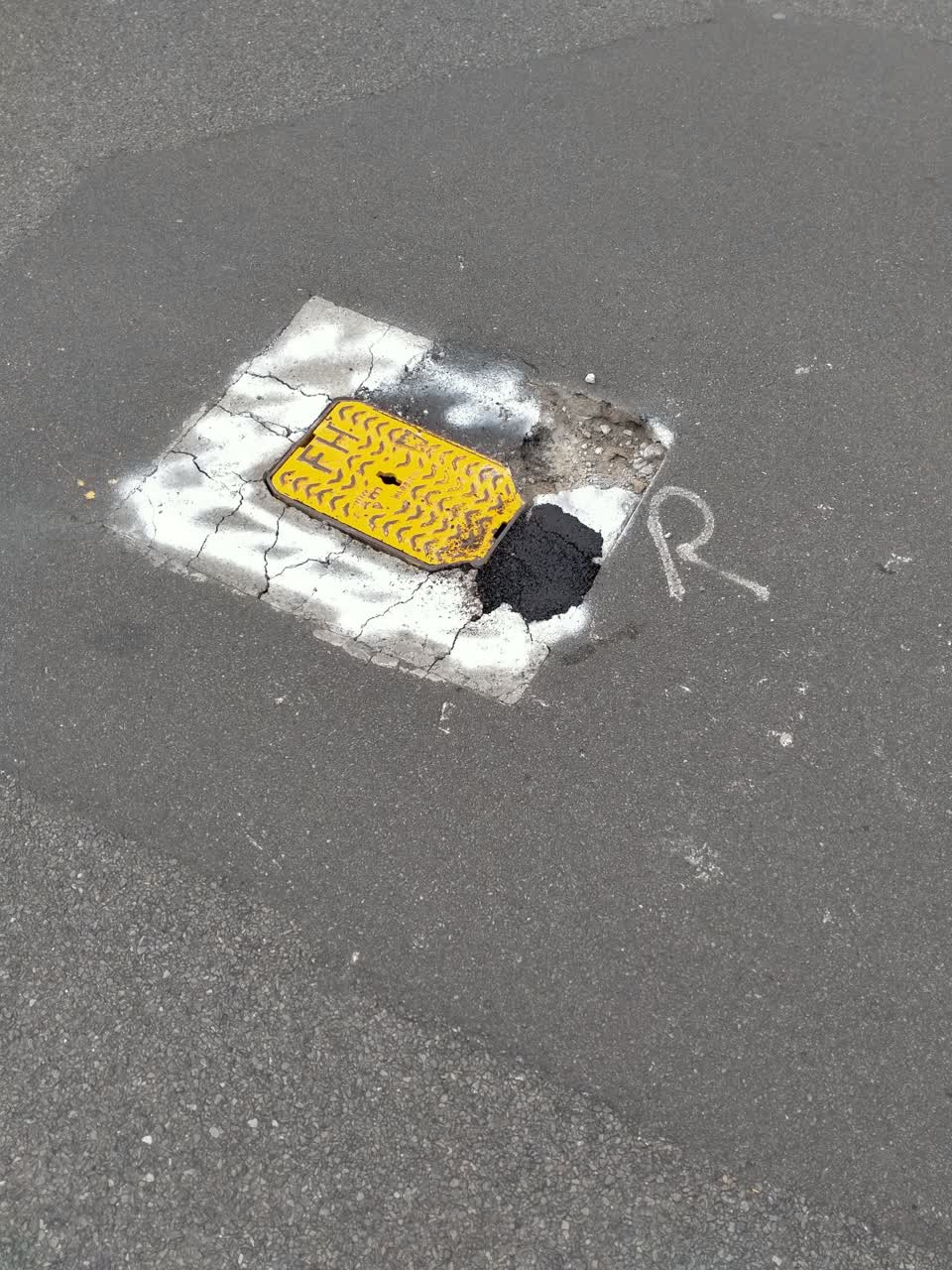 The photograph attached to this roading/streets report