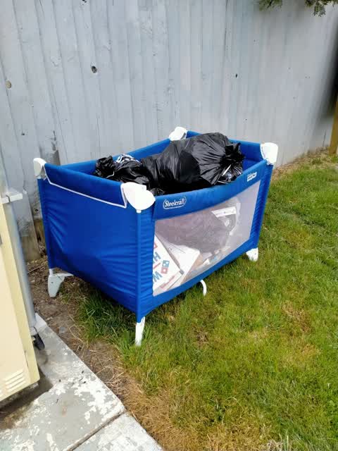 Rubbish/Recycling, a report photo