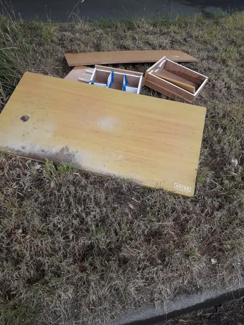 Rubbish/Recycling, a report photo