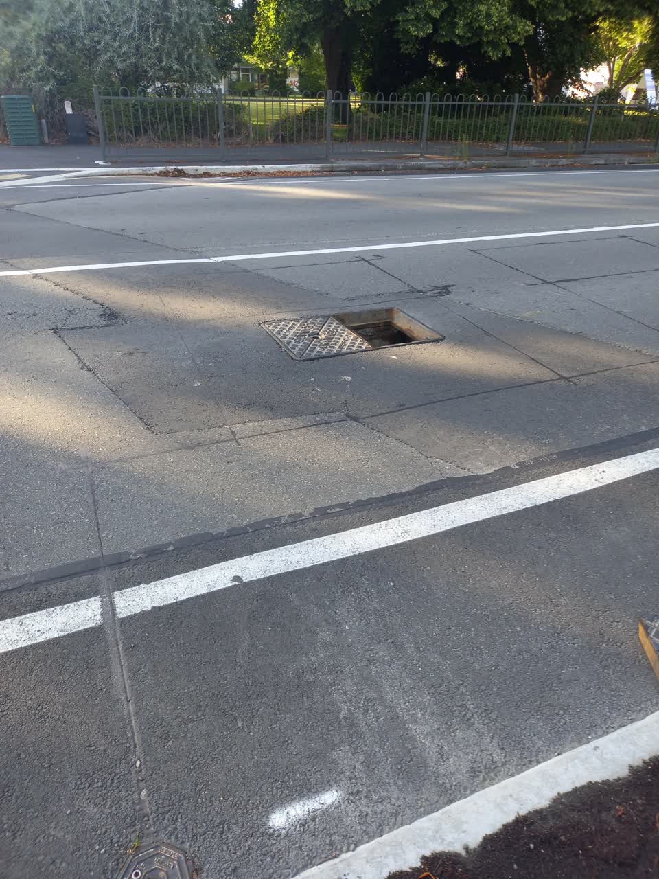 The photograph attached to this roading/streets report