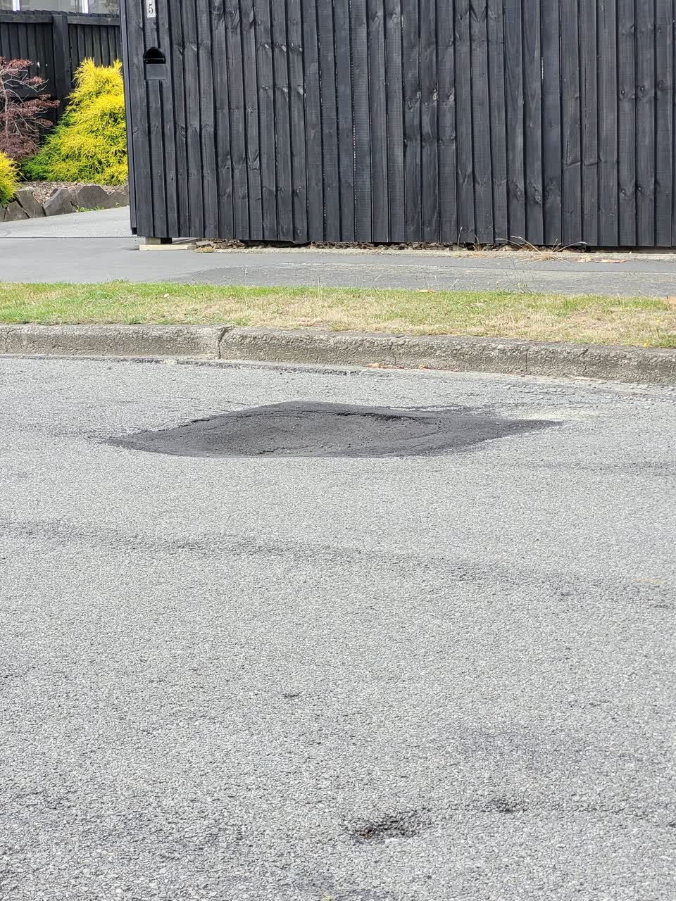 The photograph attached to this roading/streets report